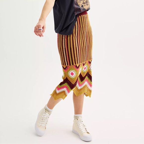 So Goods For Life Crochet Sweater Maxi Pencil
skirt Sz Large 34.5” length - Picture 2 of 9